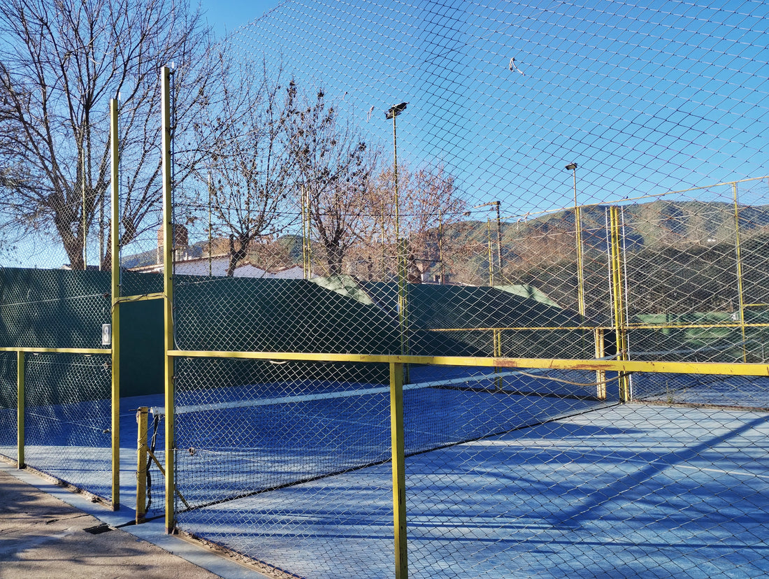 Pista de pádel al aire libre — pádel en verano