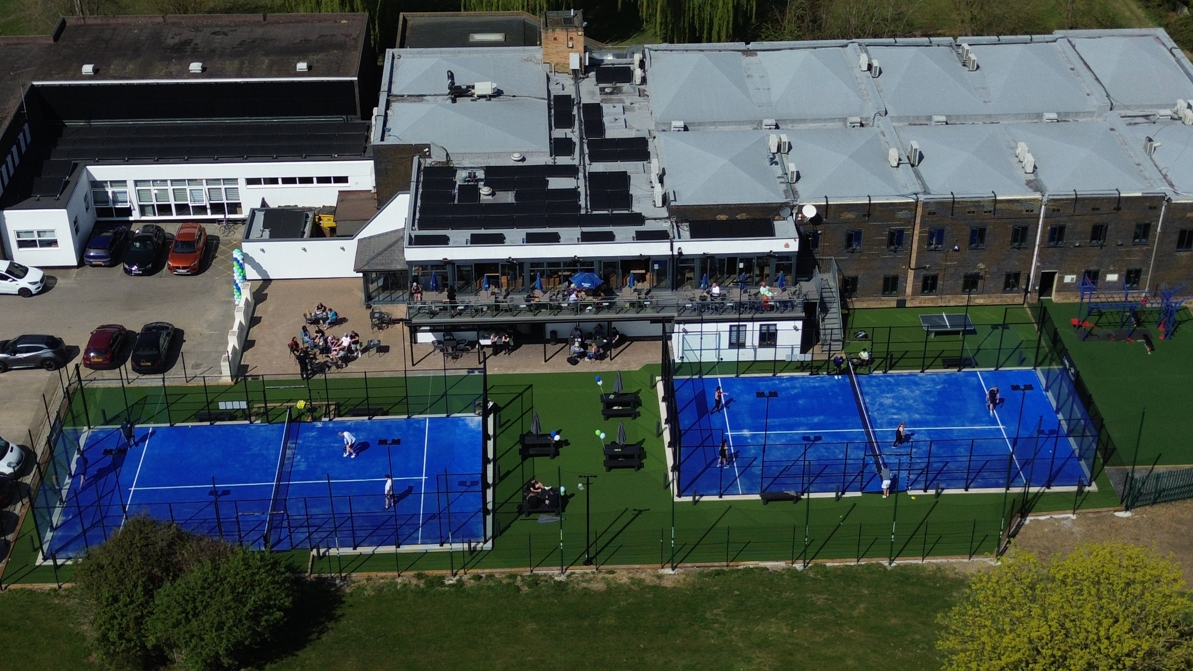 Club de pádel con instalaciones históricas